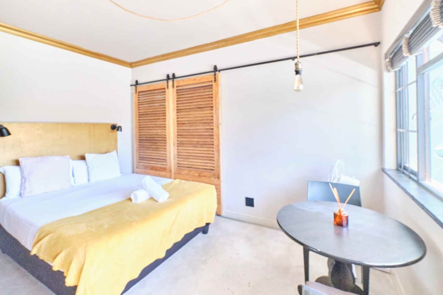 1 Bedroom Property for Sale in Sea Point Western Cape